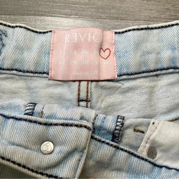 Revice Women’s Jean Short Button Fly Light Wash Size 27 Raw Hem 2”inseam - Picture 2 of 11